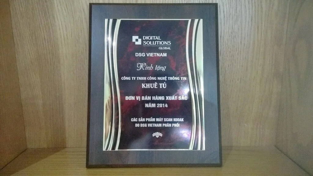 KHUÊ TÚ vinh dự đón nhận danh hiệu “Đơn vị bán hàng Kodak xuất sắc” năm 2014 KHUÊ TÚ vinh dự đón nhận danh hiệu “Đơn vị bán hàng Kodak xuất sắc” năm 2014